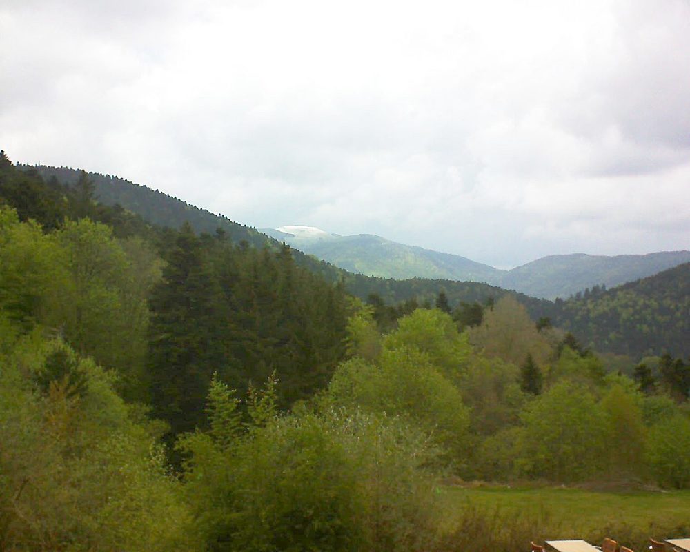 Le petit ballon vu depuis le Domaine Langmatt à Murbach le 06.05.2019 à 13:00 Le petit ballon (Alsace, Vosges) le 06.05.2019 à 13:00