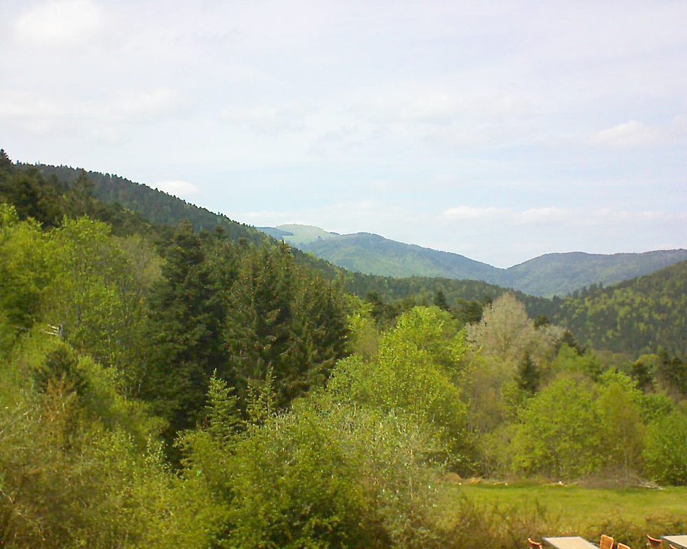 Le petit ballon vu depuis le Domaine Langmatt à Murbach le 07.05.2019 à 15:00 Le petit ballon (Alsace, Vosges) le 07.05.2019 à 15:00