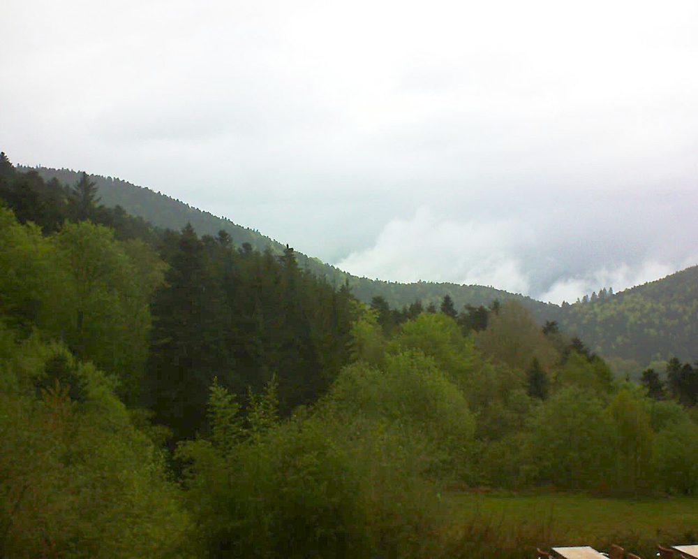 Le petit ballon vu depuis le Domaine Langmatt à Murbach le 08.05.2019 à 12:15 Le petit ballon (Alsace, Vosges) le 08.05.2019 à 12:15