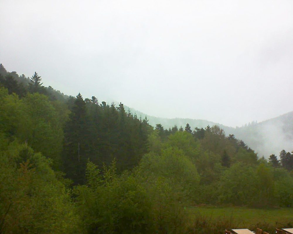 Le petit ballon vu depuis le Domaine Langmatt à Murbach le 08.05.2019 à 14:45 Le petit ballon (Alsace, Vosges) le 08.05.2019 à 14:45