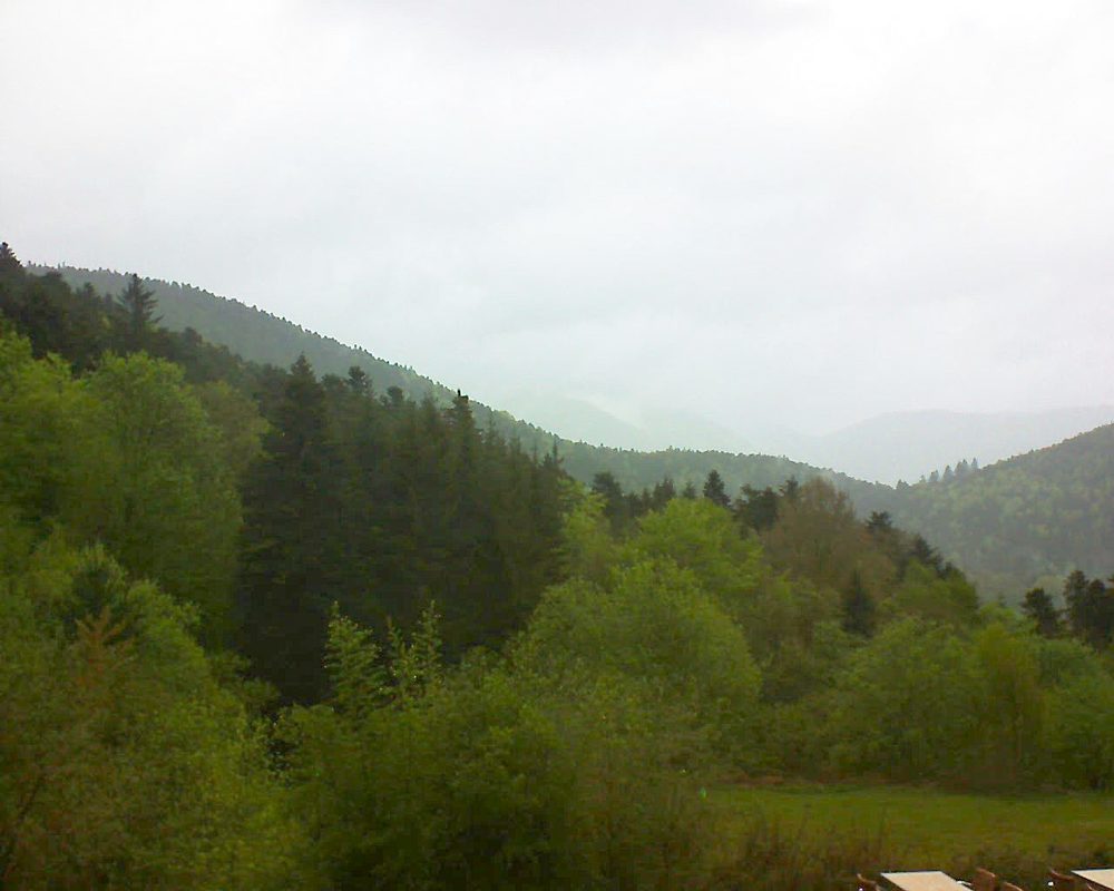Le petit ballon vu depuis le Domaine Langmatt à Murbach le 08.05.2019 à 16:00 Le petit ballon (Alsace, Vosges) le 08.05.2019 à 16:00