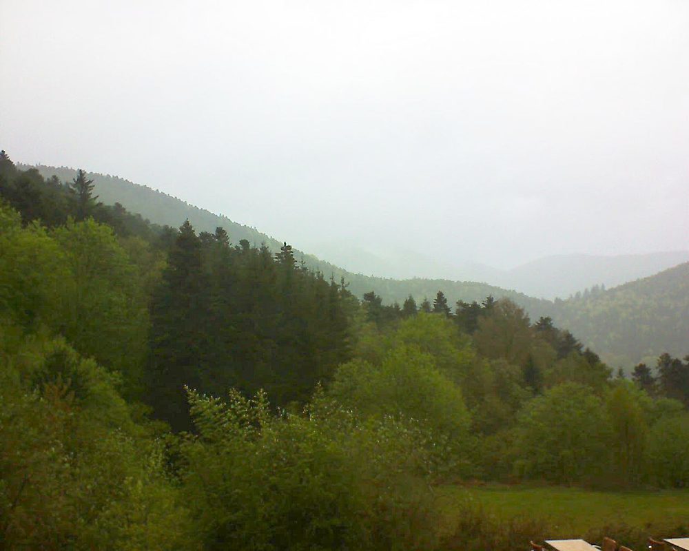 Le petit ballon vu depuis le Domaine Langmatt à Murbach le 09.05.2019 à 12:00 Le petit ballon (Alsace, Vosges) le 09.05.2019 à 12:00