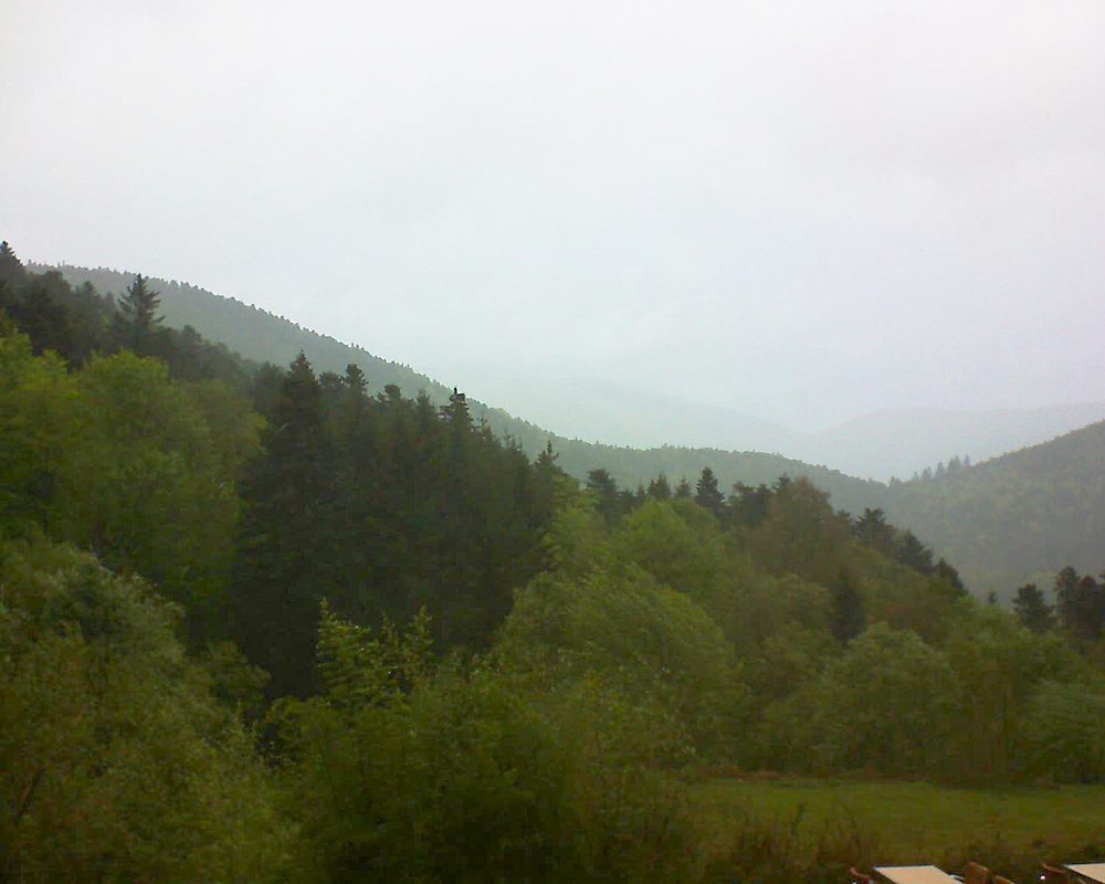 Le petit ballon vu depuis le Domaine Langmatt à Murbach le 09.05.2019 à 15:30 Le petit ballon (Alsace, Vosges) le 09.05.2019 à 15:30