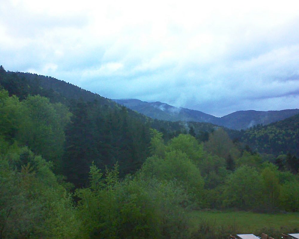 Le petit ballon vu depuis le Domaine Langmatt à Murbach le 09.05.2019 à 20:45 Le petit ballon (Alsace, Vosges) le 09.05.2019 à 20:45