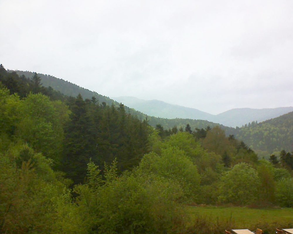 Le petit ballon vu depuis le Domaine Langmatt à Murbach le 11.05.2019 à 15:00 Le petit ballon (Alsace, Vosges) le 11.05.2019 à 15:00
