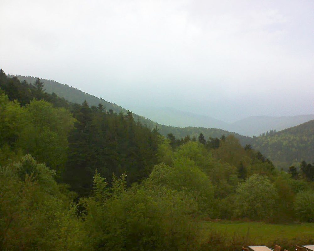 Le petit ballon vu depuis le Domaine Langmatt à Murbach le 11.05.2019 à 17:30 Le petit ballon (Alsace, Vosges) le 11.05.2019 à 17:30