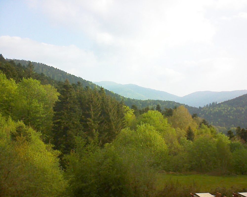 Le petit ballon vu depuis le Domaine Langmatt à Murbach le 12.05.2019 à 08:15 Le petit ballon (Alsace, Vosges) le 12.05.2019 à 08:15