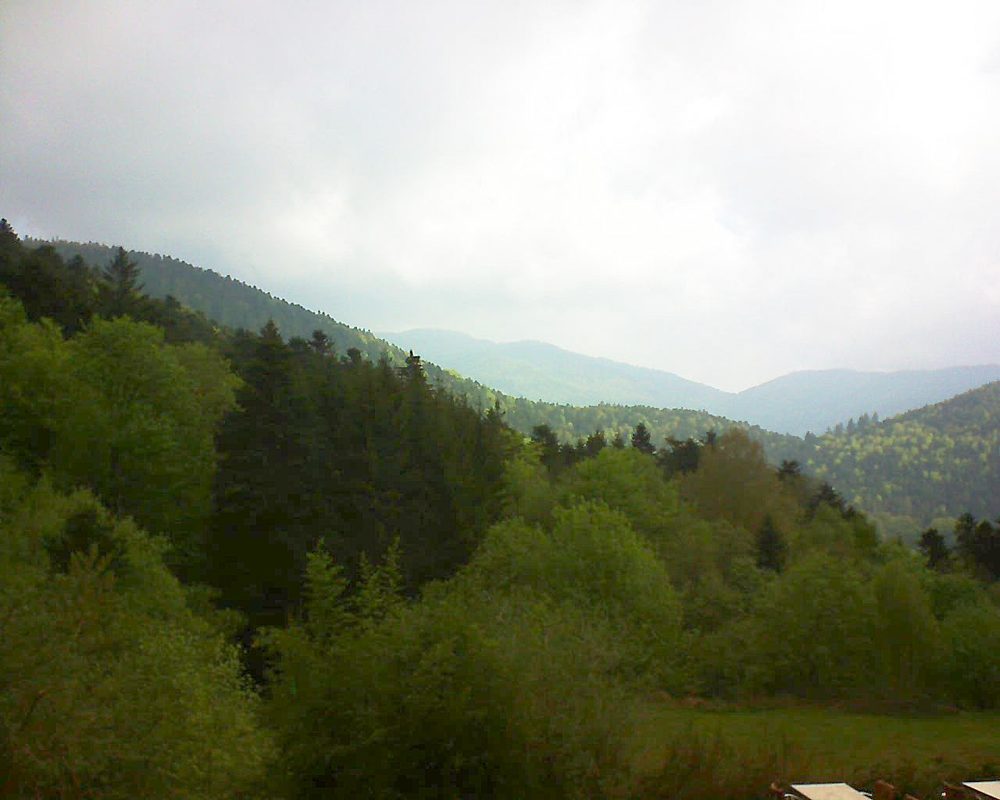 Le petit ballon vu depuis le Domaine Langmatt à Murbach le 12.05.2019 à 09:00 Le petit ballon (Alsace, Vosges) le 12.05.2019 à 09:00