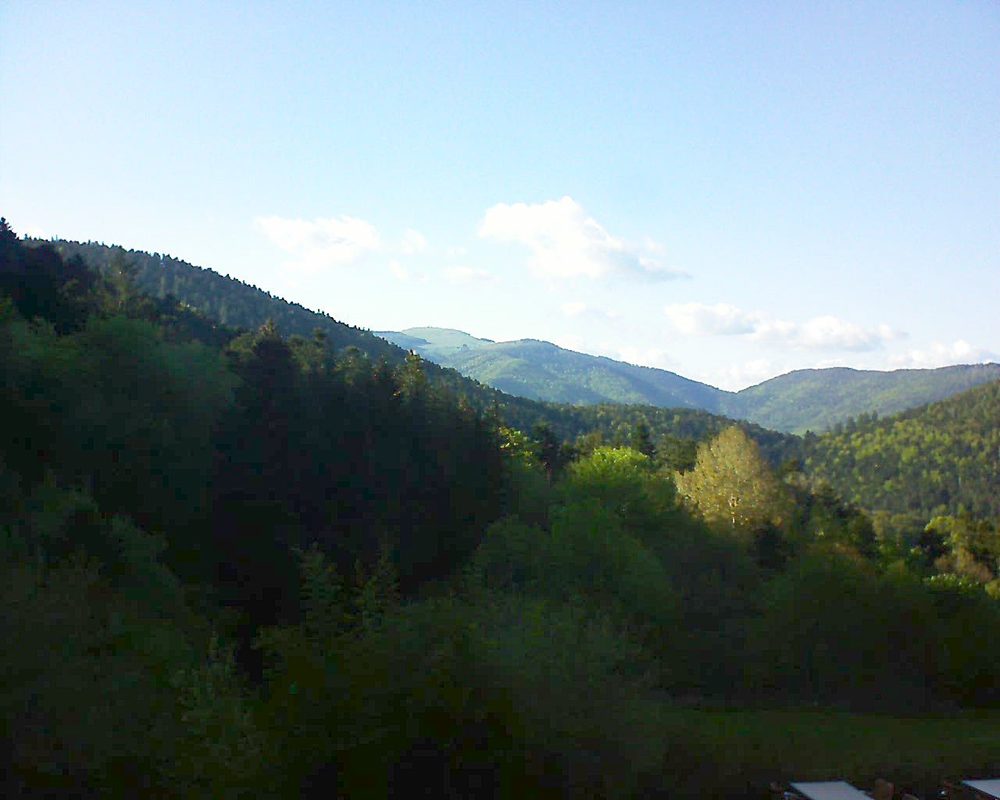 Le petit ballon vu depuis le Domaine Langmatt à Murbach le 12.05.2019 à 18:30 Le petit ballon (Alsace, Vosges) le 12.05.2019 à 18:30