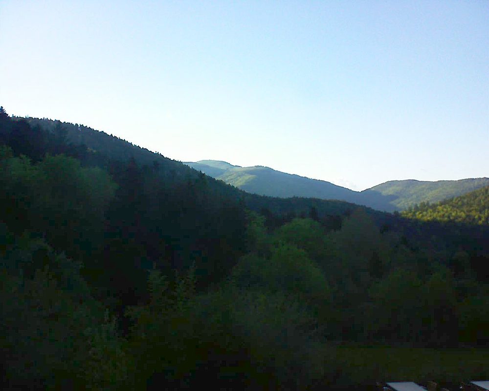 Le petit ballon vu depuis le Domaine Langmatt à Murbach le 12.05.2019 à 19:30 Le petit ballon (Alsace, Vosges) le 12.05.2019 à 19:30