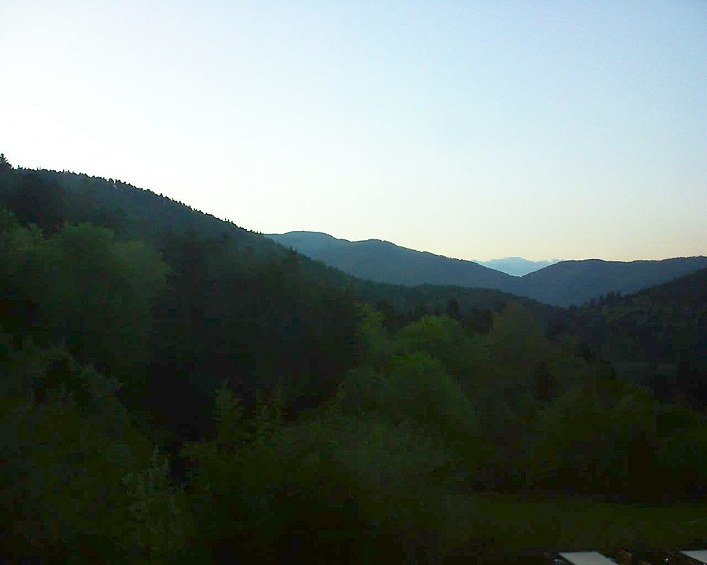Le petit ballon vu depuis le Domaine Langmatt à Murbach le 12.05.2019 à 21:00 Le petit ballon (Alsace, Vosges) le 12.05.2019 à 21:00