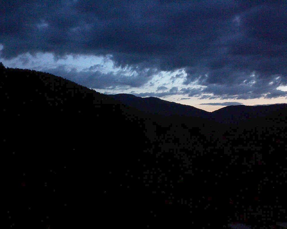 Le petit ballon vu depuis le Domaine Langmatt à Murbach le 13.05.2019 à 05:30 Le petit ballon (Alsace, Vosges) le 13.05.2019 à 05:30