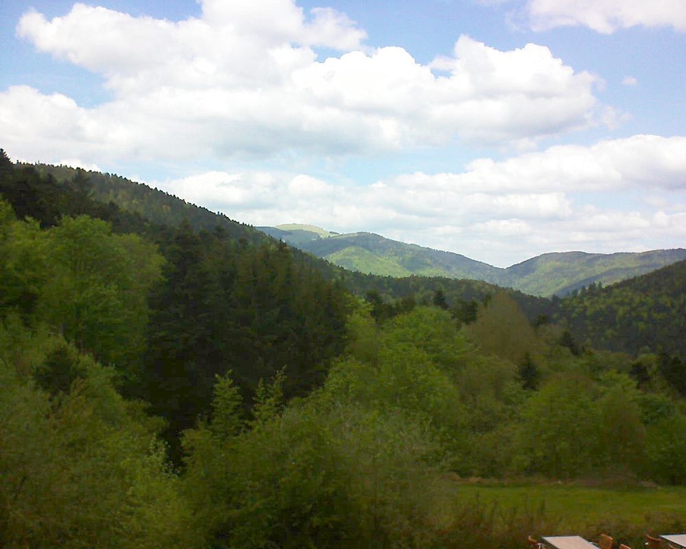 Le petit ballon vu depuis le Domaine Langmatt à Murbach le 13.05.2019 à 14:30 Le petit ballon (Alsace, Vosges) le 13.05.2019 à 14:30