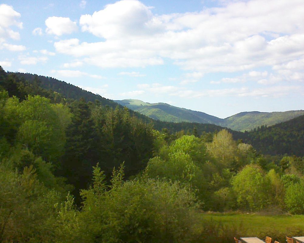 Le petit ballon vu depuis le Domaine Langmatt à Murbach le 13.05.2019 à 17:45 Le petit ballon (Alsace, Vosges) le 13.05.2019 à 17:45