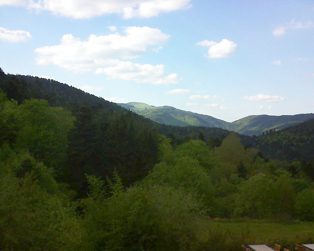 Le petit ballon vu depuis le Domaine Langmatt à Murbach le 14.05.2019 à 17:45 Le petit ballon (Alsace, Vosges) le 14.05.2019 à 17:45