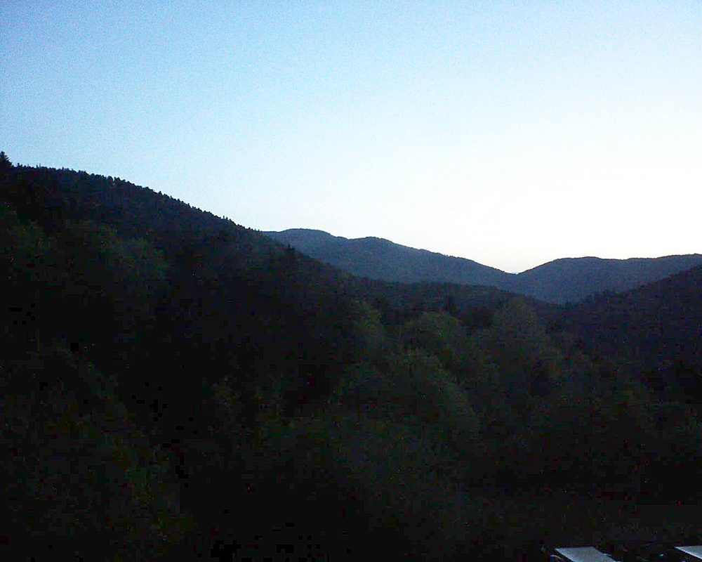Le petit ballon vu depuis le Domaine Langmatt à Murbach le 15.05.2019 à 05:30 Le petit ballon (Alsace, Vosges) le 15.05.2019 à 05:30