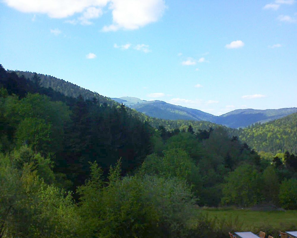 Le petit ballon vu depuis le Domaine Langmatt à Murbach le 15.05.2019 à 16:30 Le petit ballon (Alsace, Vosges) le 15.05.2019 à 16:30