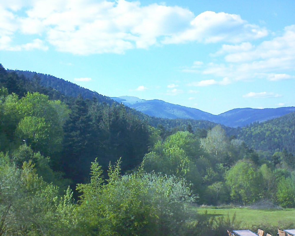 Le petit ballon vu depuis le Domaine Langmatt à Murbach le 15.05.2019 à 17:45 Le petit ballon (Alsace, Vosges) le 15.05.2019 à 17:45