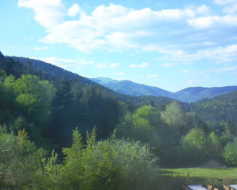 Le petit ballon vu depuis le Domaine Langmatt à Murbach le 15.05.2019 à 18:15 Le petit ballon (Alsace, Vosges) le 15.05.2019 à 18:15