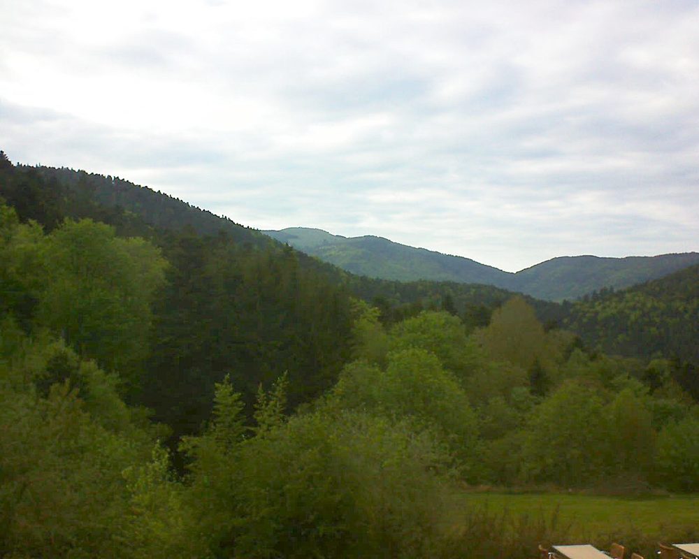 Le petit ballon vu depuis le Domaine Langmatt à Murbach le 15.05.2019 à 19:15 Le petit ballon (Alsace, Vosges) le 15.05.2019 à 19:15