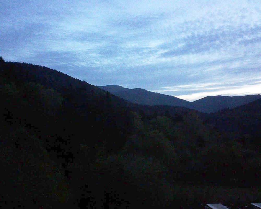 Le petit ballon vu depuis le Domaine Langmatt à Murbach le 16.05.2019 à 05:30 Le petit ballon (Alsace, Vosges) le 16.05.2019 à 05:30