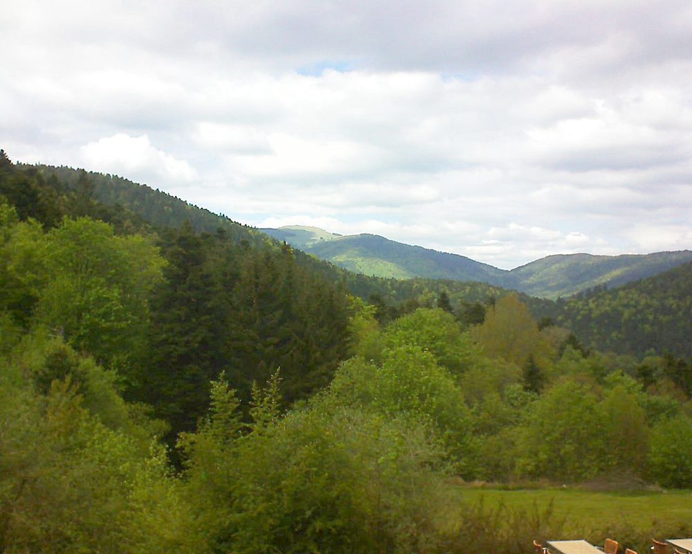 Le petit ballon vu depuis le Domaine Langmatt à Murbach le 16.05.2019 à 15:00 Le petit ballon (Alsace, Vosges) le 16.05.2019 à 15:00