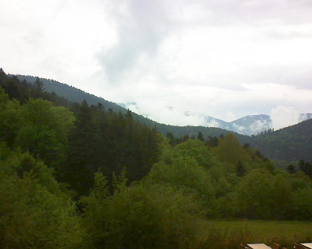 Le petit ballon vu depuis le Domaine Langmatt à Murbach le 19.05.2019 à 15:15 Le petit ballon (Alsace, Vosges) le 19.05.2019 à 15:15