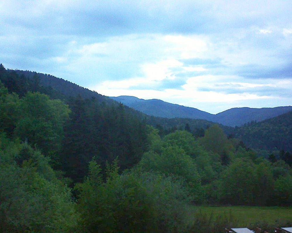 Le petit ballon vu depuis le Domaine Langmatt à Murbach le 19.05.2019 à 21:00 Le petit ballon (Alsace, Vosges) le 19.05.2019 à 21:00