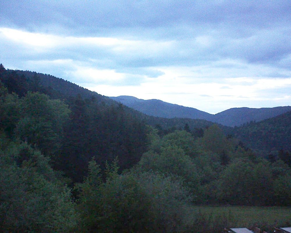 Le petit ballon vu depuis le Domaine Langmatt à Murbach le 19.05.2019 à 21:15 Le petit ballon (Alsace, Vosges) le 19.05.2019 à 21:15