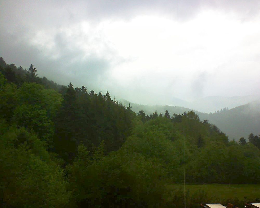 Le petit ballon vu depuis le Domaine Langmatt à Murbach le 21.05.2019 à 18:30 Le petit ballon (Alsace, Vosges) le 21.05.2019 à 18:30
