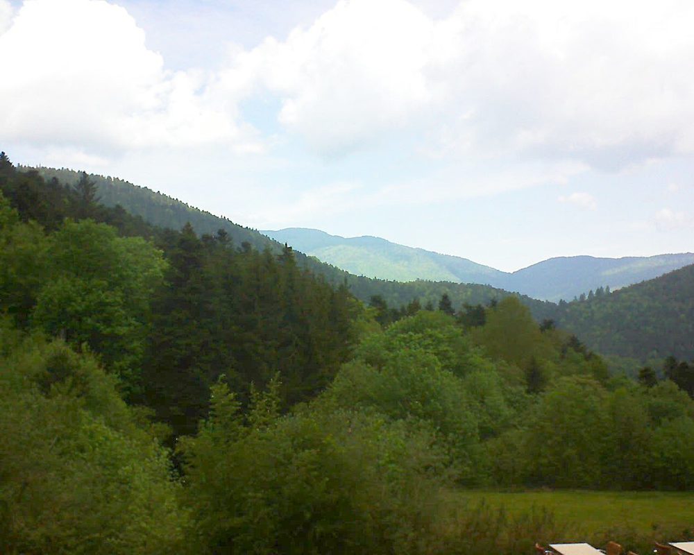 Le petit ballon vu depuis le Domaine Langmatt à Murbach le 22.05.2019 à 12:30 Le petit ballon (Alsace, Vosges) le 22.05.2019 à 12:30