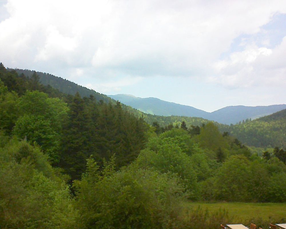 Le petit ballon vu depuis le Domaine Langmatt à Murbach le 22.05.2019 à 13:00 Le petit ballon (Alsace, Vosges) le 22.05.2019 à 13:00