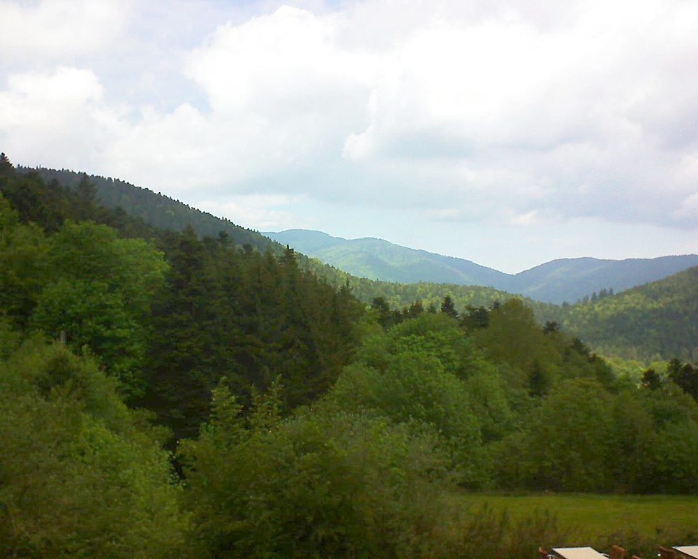 Le petit ballon vu depuis le Domaine Langmatt à Murbach le 22.05.2019 à 13:15 Le petit ballon (Alsace, Vosges) le 22.05.2019 à 13:15