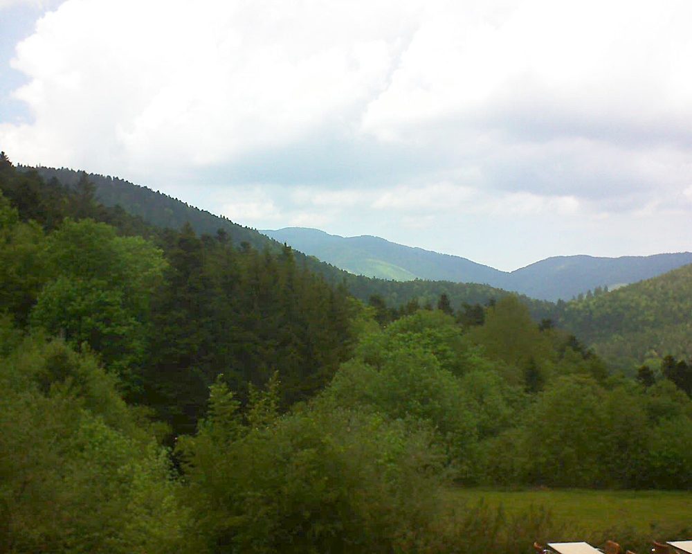 Le petit ballon vu depuis le Domaine Langmatt à Murbach le 22.05.2019 à 13:45 Le petit ballon (Alsace, Vosges) le 22.05.2019 à 13:45