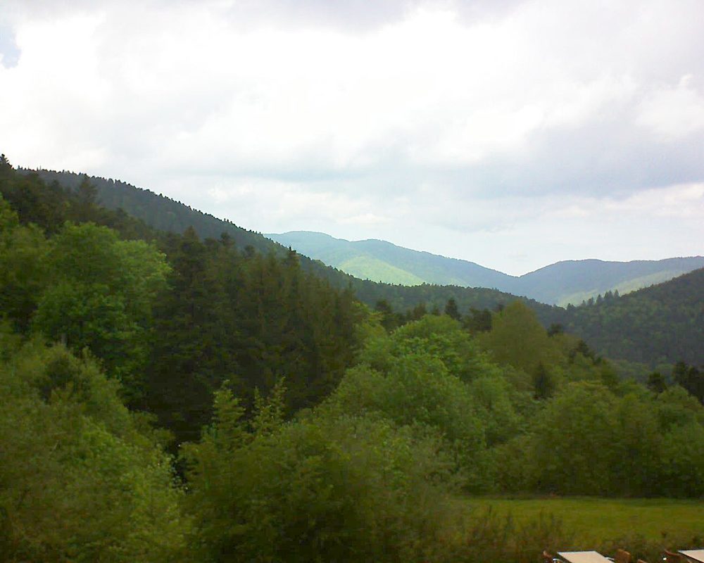 Le petit ballon vu depuis le Domaine Langmatt à Murbach le 22.05.2019 à 14:00 Le petit ballon (Alsace, Vosges) le 22.05.2019 à 14:00