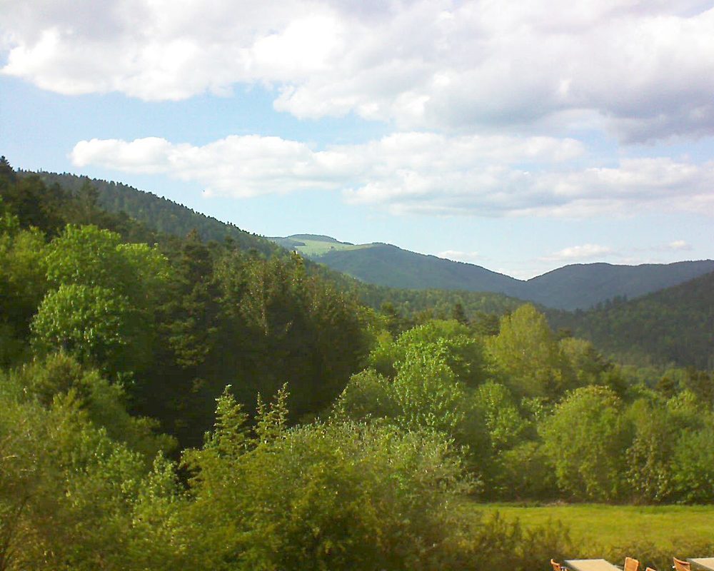 Le petit ballon vu depuis le Domaine Langmatt à Murbach le 22.05.2019 à 17:15 Le petit ballon (Alsace, Vosges) le 22.05.2019 à 17:15