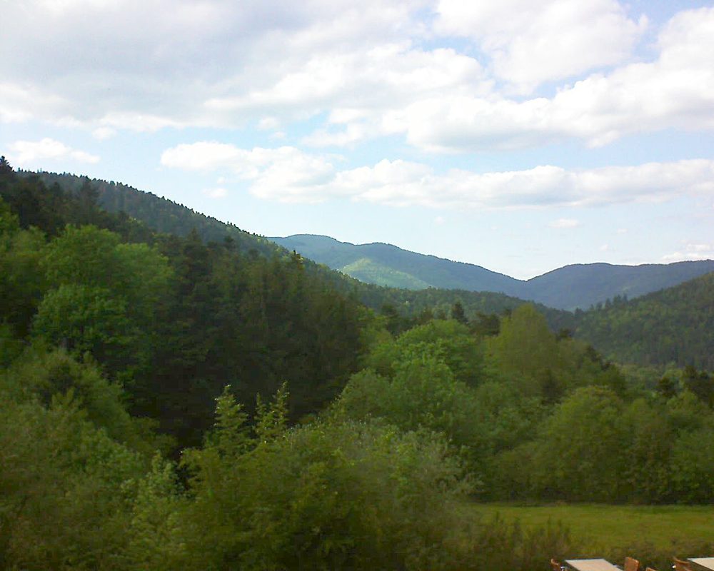 Le petit ballon vu depuis le Domaine Langmatt à Murbach le 22.05.2019 à 17:45 Le petit ballon (Alsace, Vosges) le 22.05.2019 à 17:45