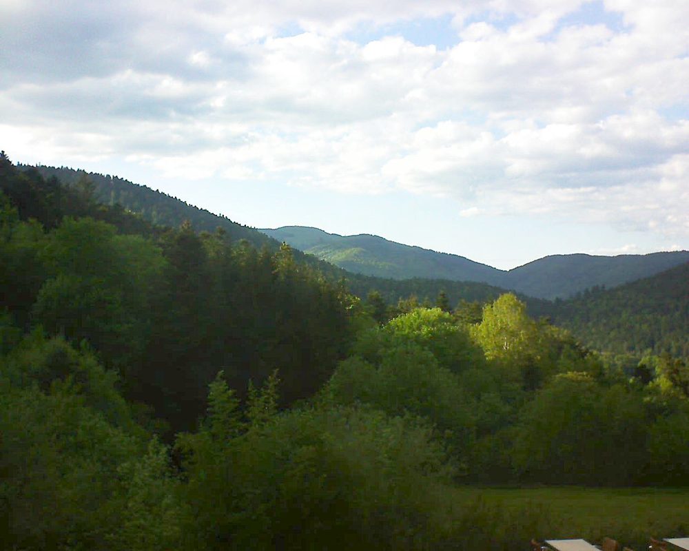 Le petit ballon vu depuis le Domaine Langmatt à Murbach le 22.05.2019 à 18:45 Le petit ballon (Alsace, Vosges) le 22.05.2019 à 18:45