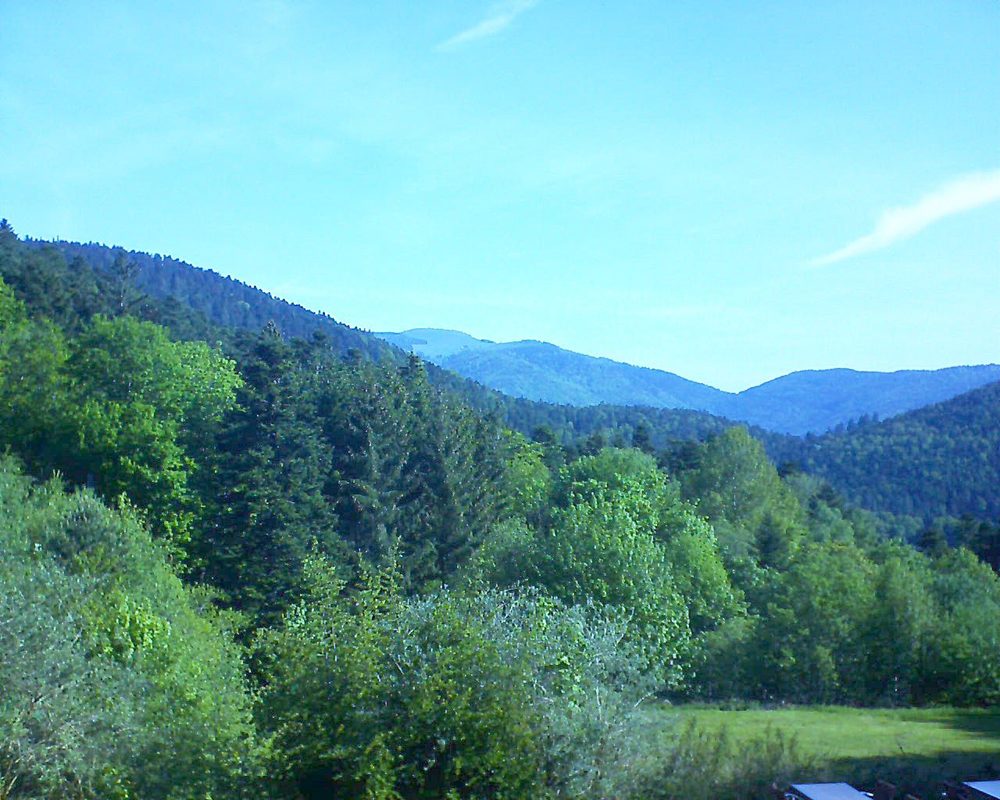 Le petit ballon vu depuis le Domaine Langmatt à Murbach le 23.05.2019 à 09:15 Le petit ballon (Alsace, Vosges) le 23.05.2019 à 09:15