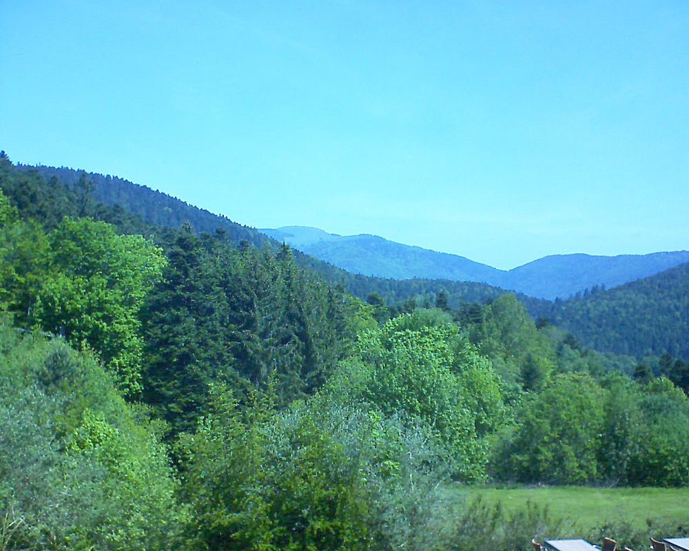Le petit ballon vu depuis le Domaine Langmatt à Murbach le 23.05.2019 à 11:15 Le petit ballon (Alsace, Vosges) le 23.05.2019 à 11:15
