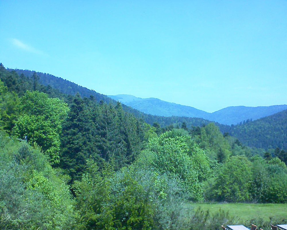 Le petit ballon vu depuis le Domaine Langmatt à Murbach le 23.05.2019 à 12:00 Le petit ballon (Alsace, Vosges) le 23.05.2019 à 12:00