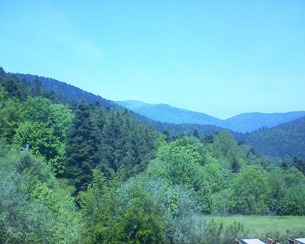 Le petit ballon vu depuis le Domaine Langmatt à Murbach le 23.05.2019 à 13:15 Le petit ballon (Alsace, Vosges) le 23.05.2019 à 13:15