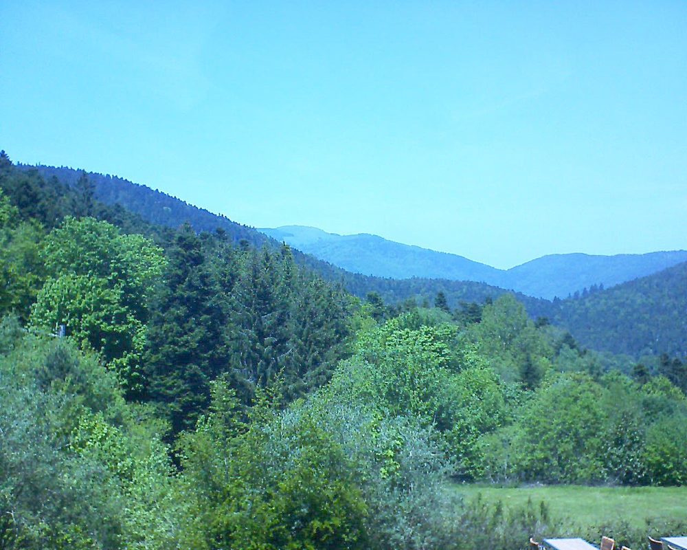 Le petit ballon vu depuis le Domaine Langmatt à Murbach le 23.05.2019 à 14:00 Le petit ballon (Alsace, Vosges) le 23.05.2019 à 14:00