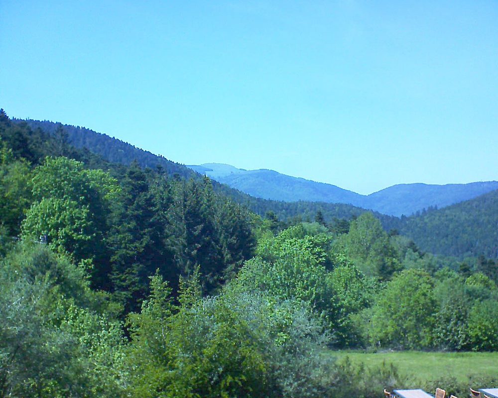 Le petit ballon vu depuis le Domaine Langmatt à Murbach le 23.05.2019 à 15:30 Le petit ballon (Alsace, Vosges) le 23.05.2019 à 15:30