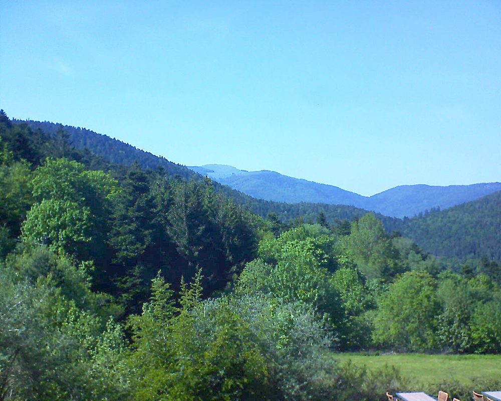 Le petit ballon vu depuis le Domaine Langmatt à Murbach le 23.05.2019 à 16:15 Le petit ballon (Alsace, Vosges) le 23.05.2019 à 16:15