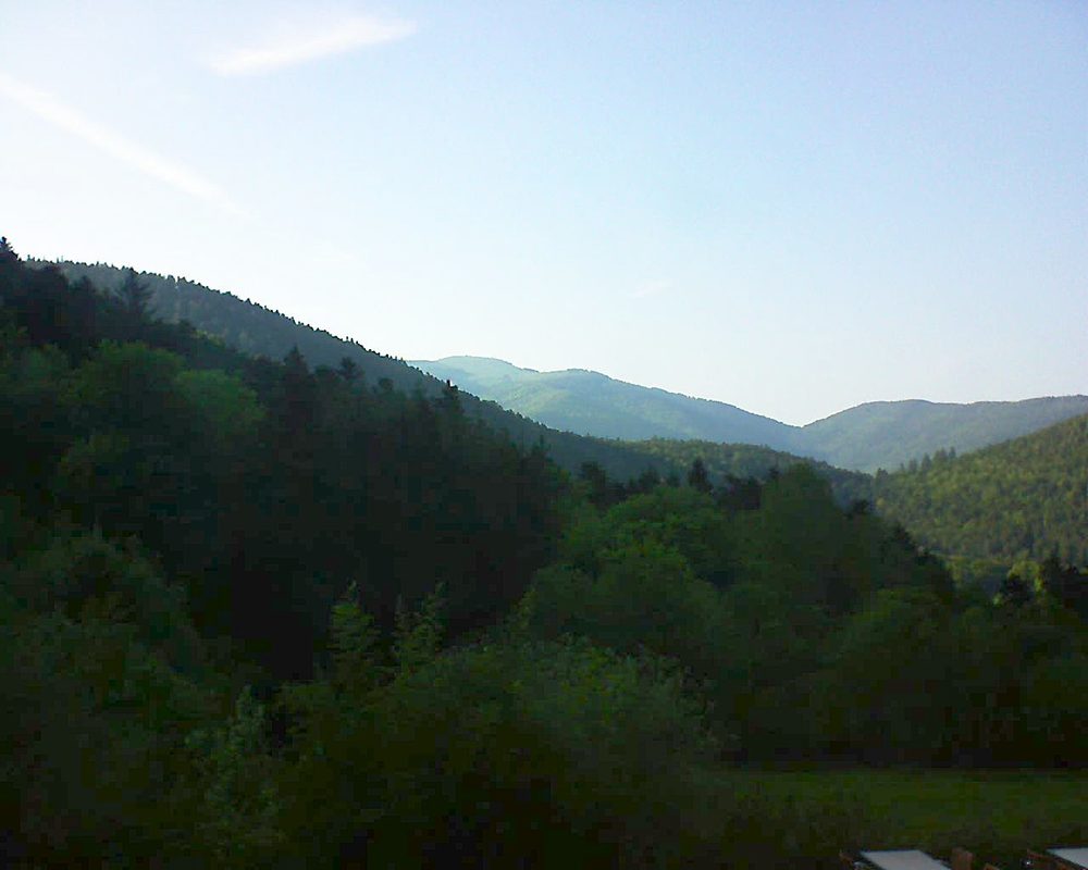 Le petit ballon vu depuis le Domaine Langmatt à Murbach le 23.05.2019 à 19:00 Le petit ballon (Alsace, Vosges) le 23.05.2019 à 19:00