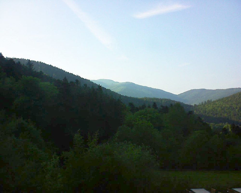 Le petit ballon vu depuis le Domaine Langmatt à Murbach le 23.05.2019 à 19:15 Le petit ballon (Alsace, Vosges) le 23.05.2019 à 19:15