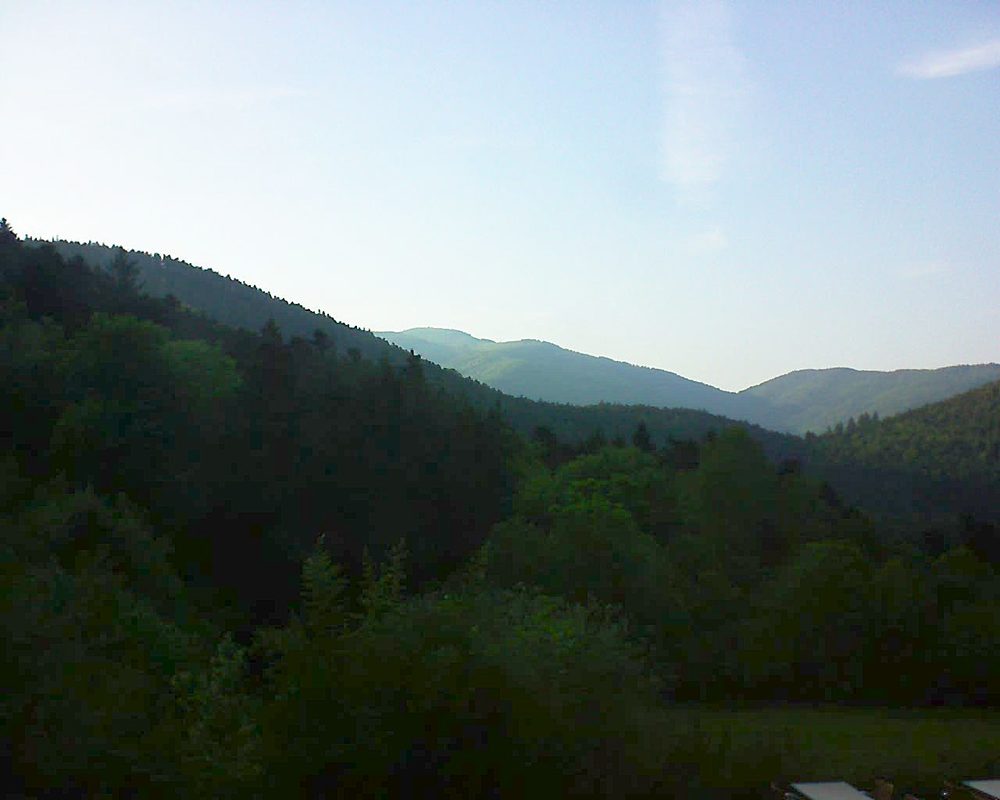 Le petit ballon vu depuis le Domaine Langmatt à Murbach le 23.05.2019 à 19:30 Le petit ballon (Alsace, Vosges) le 23.05.2019 à 19:30