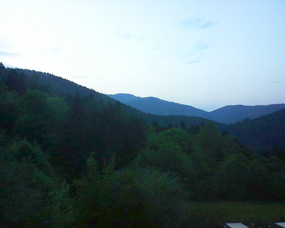 Le petit ballon vu depuis le Domaine Langmatt à Murbach le 23.05.2019 à 21:15 Le petit ballon (Alsace, Vosges) le 23.05.2019 à 21:15