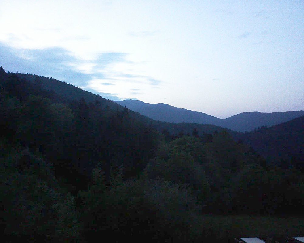 Le petit ballon vu depuis le Domaine Langmatt à Murbach le 23.05.2019 à 21:30 Le petit ballon (Alsace, Vosges) le 23.05.2019 à 21:30
